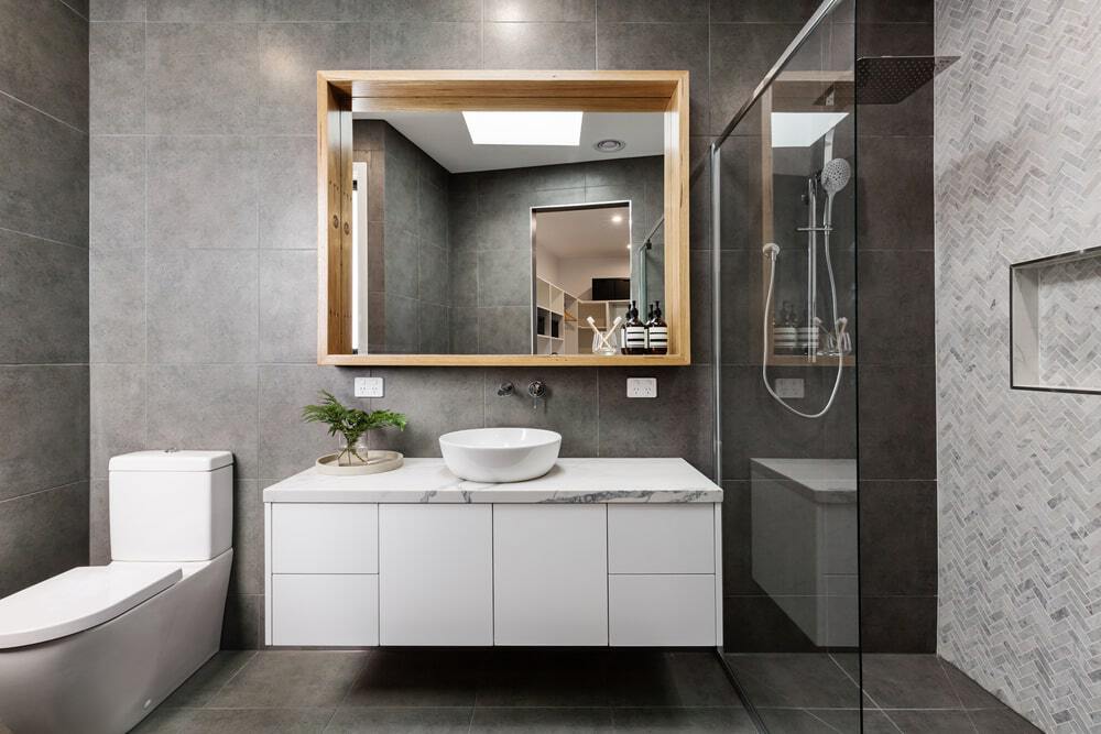 Signa Construction Gatineau/Ottawa bathroom luxurious spa shower and floating shelves