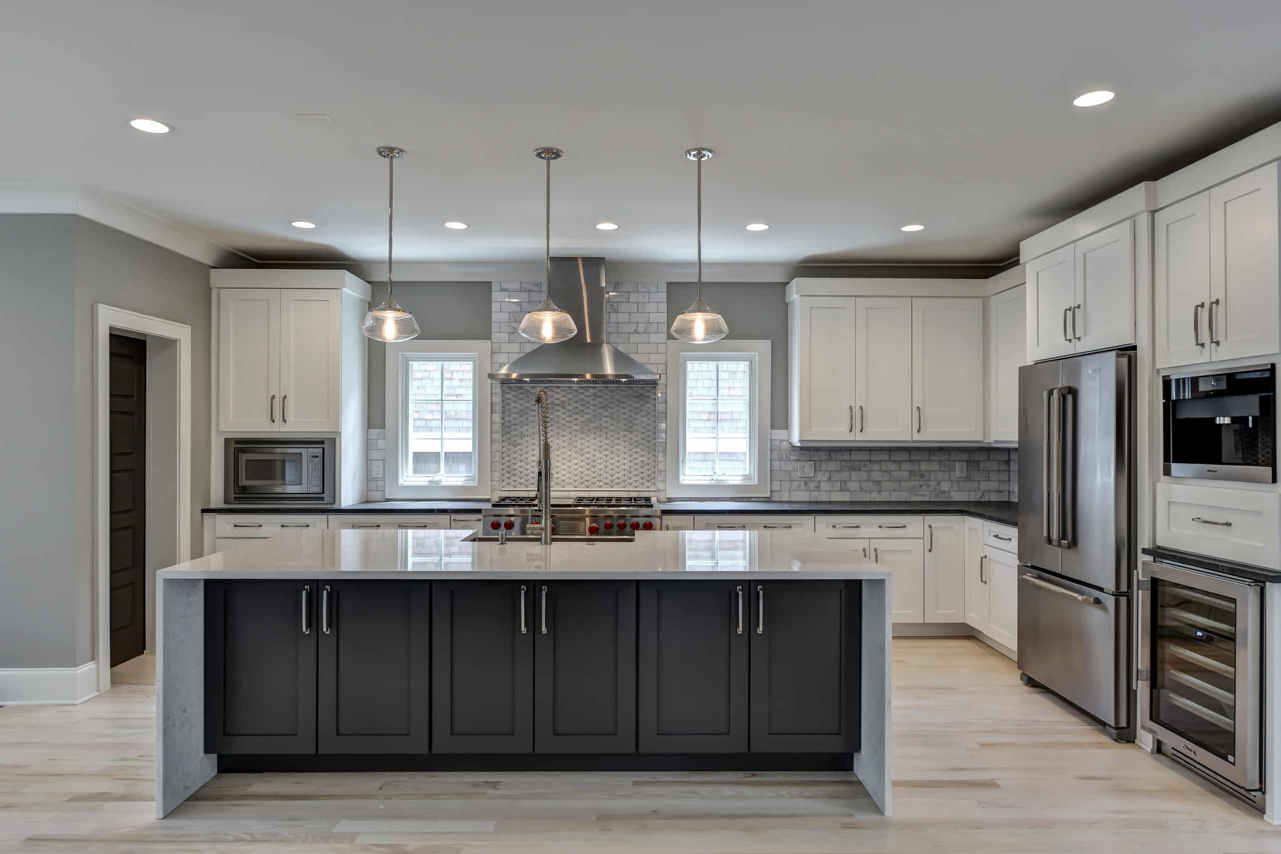 Signa Construction Gatineau/Ottawa Kitchen renovation idea Luminous, lots of Organisation, countertop marble, mosaic backsplash.